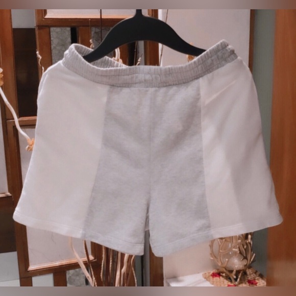 New! Sporty yet casual shorts from H&M for girls! - Picture 3 of 5